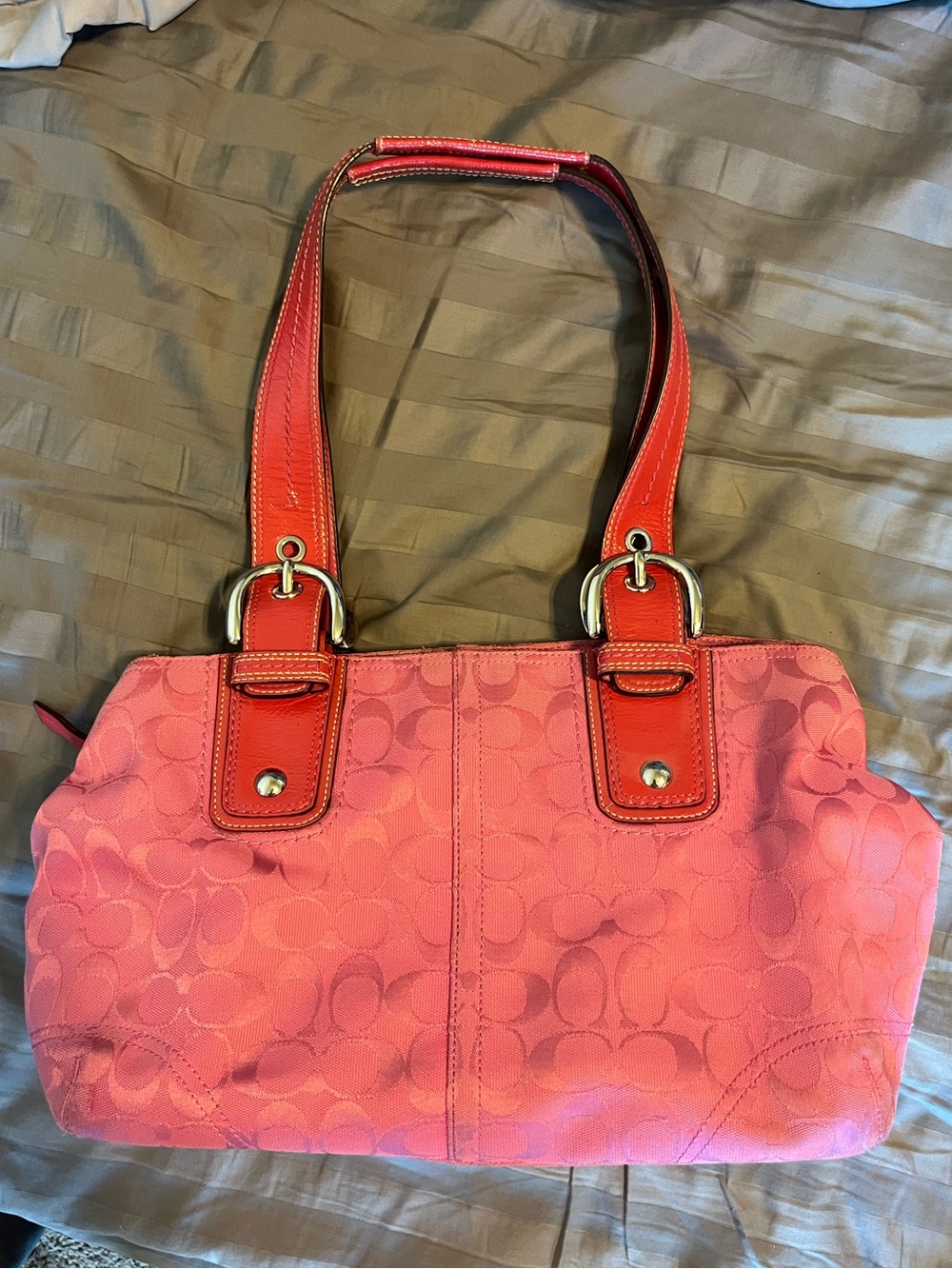 Coach y2k Pink SoHo Signature Canvas Shoulder Handbag